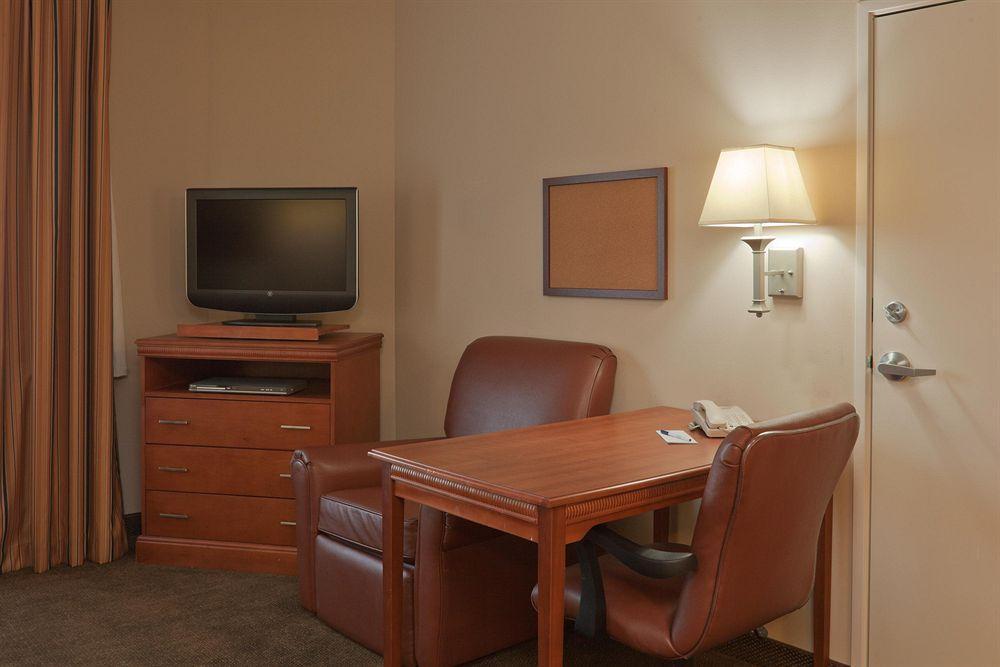 Candlewood Suites Pearl By Ihg Habitación foto