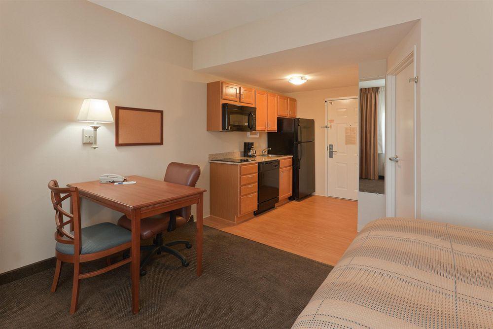 Candlewood Suites Pearl By Ihg Habitación foto